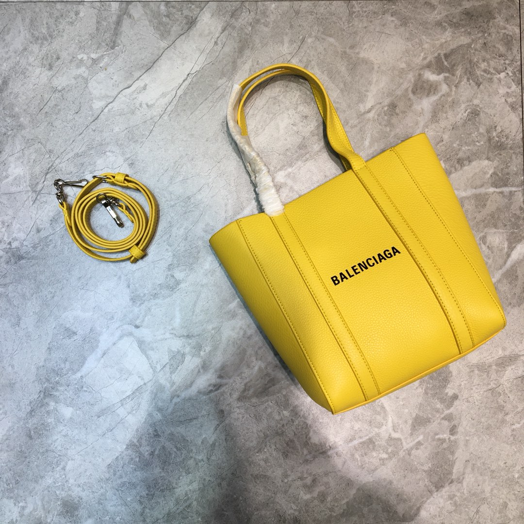 Ba1en*iaga women's everyday xxs tote bag in yellow 551815 19 x 10 x 21 cm
