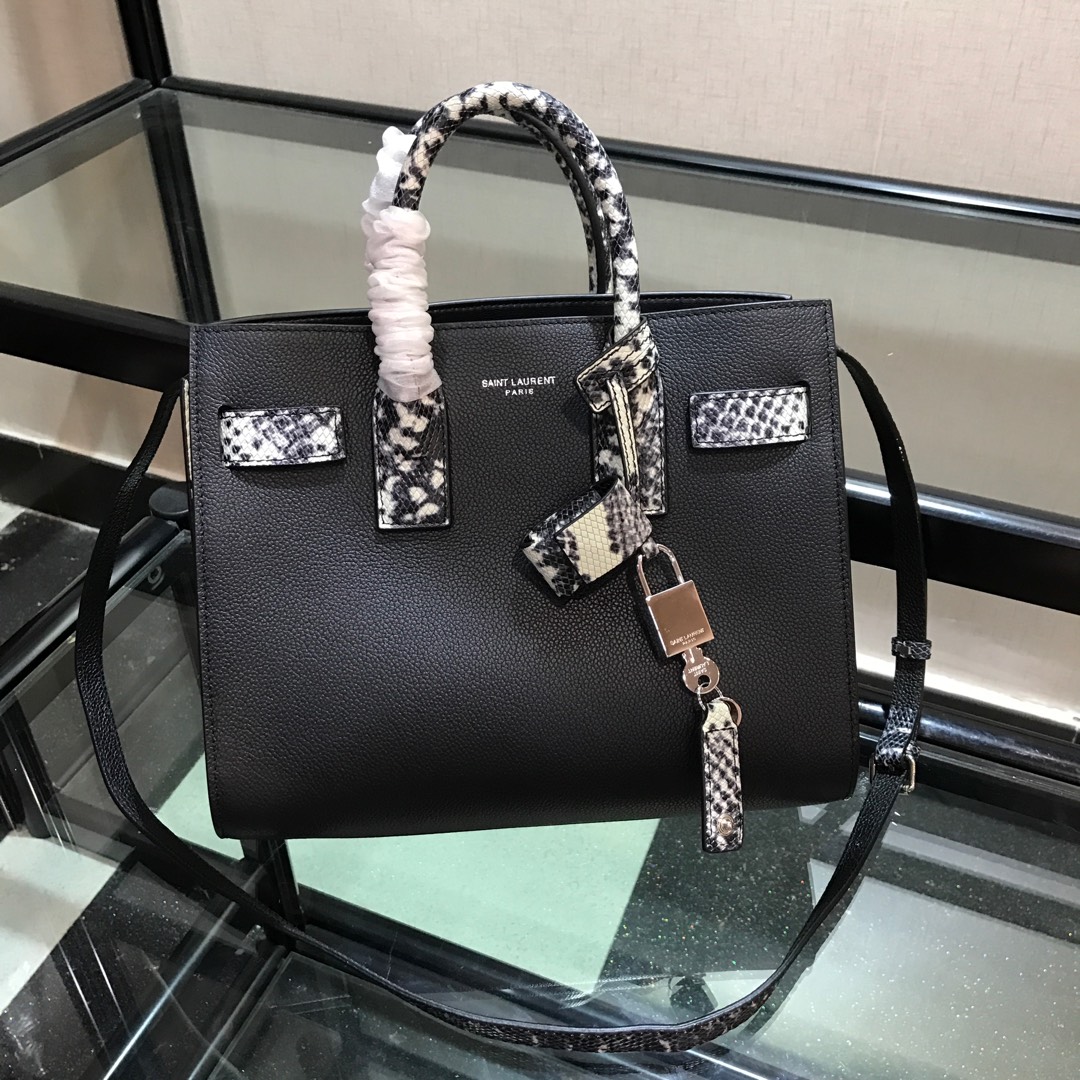 Y51 baby classic sac de jour in grained leather  black and python 421863 26 x 21 x 13 cm