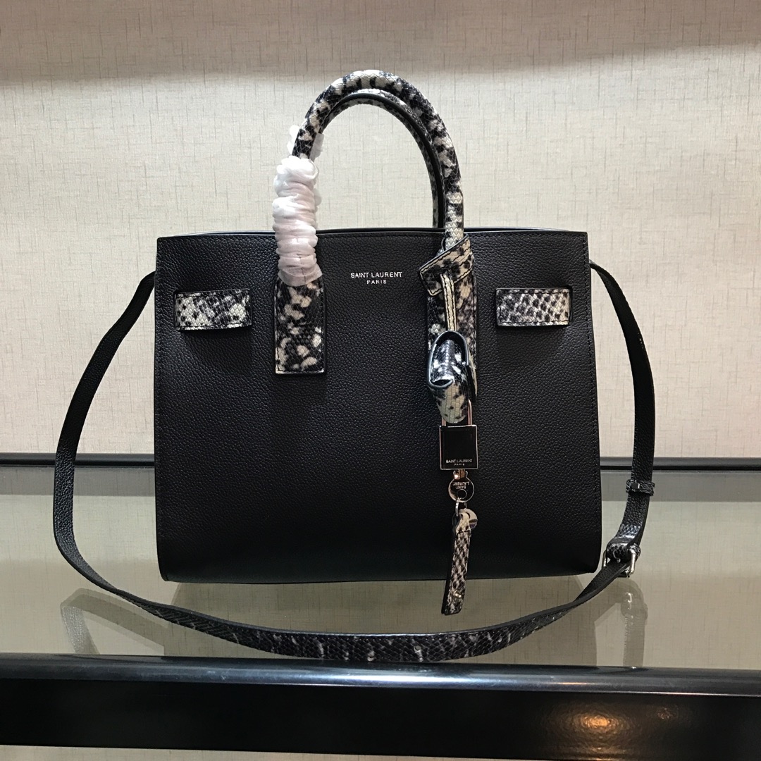 Y51 baby classic sac de jour in grained leather  black and python 421863 26 x 21 x 13 cm