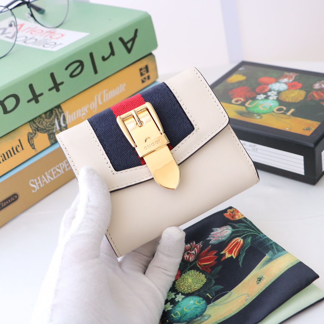 Gvc*1 sylvie tri-fold conpact wallet white 476081 11 x 9.5 x 3 cm