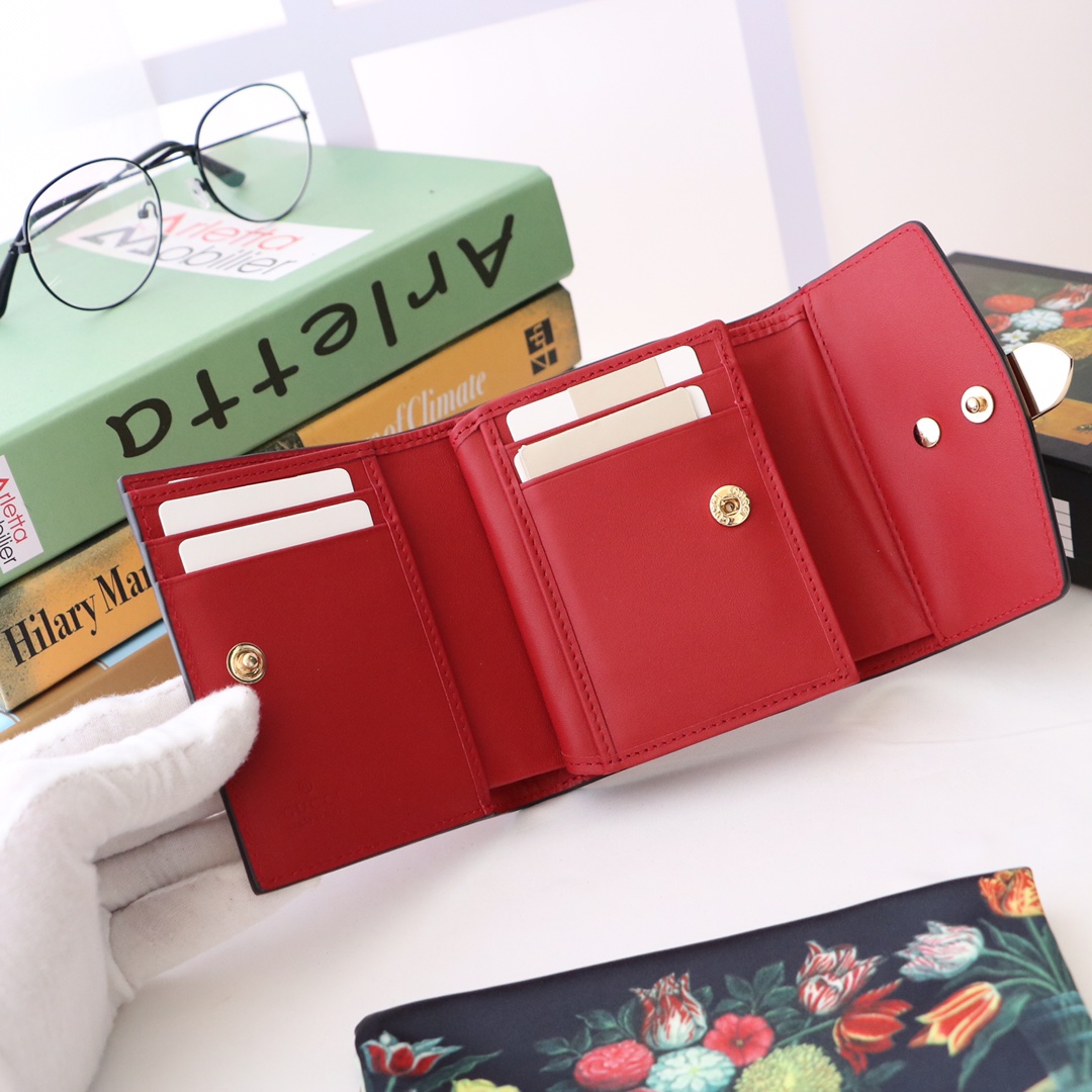 Gvc*1 sylvie tri-fold conpact wallet red 476081 11 x 9.5 x 3 cm