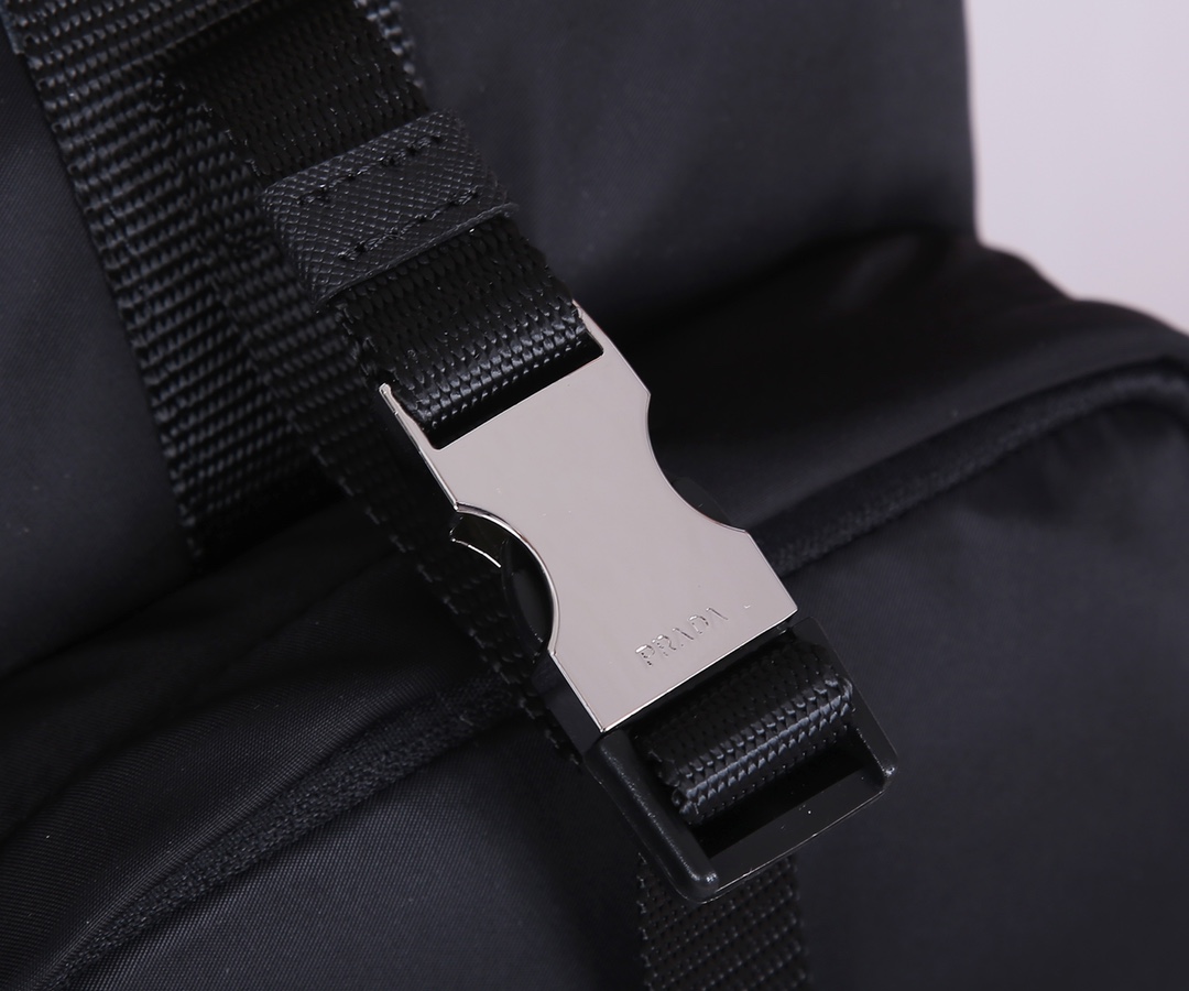 Pra*a nylon and saffiano leather tote black 2vg053 40 x 44 x 10 cm