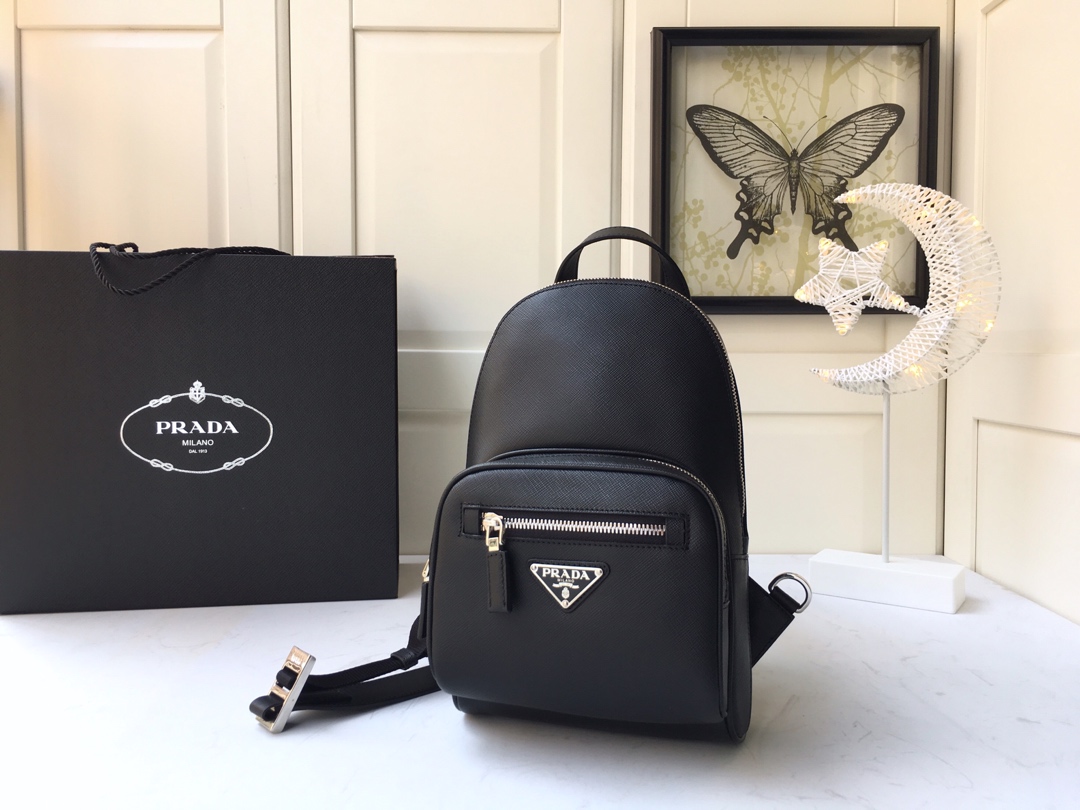 Pra*a saffiano leather one shoulder bag 2vz031 18 x 28 x 9.5 cm
