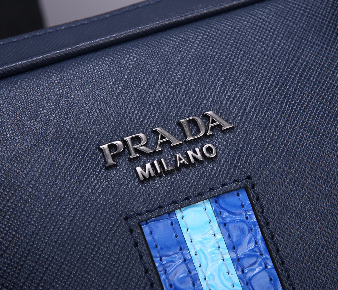 Pra*a briefcase crocodile pattern blue 2ve365 36 x 28 x 4 cm