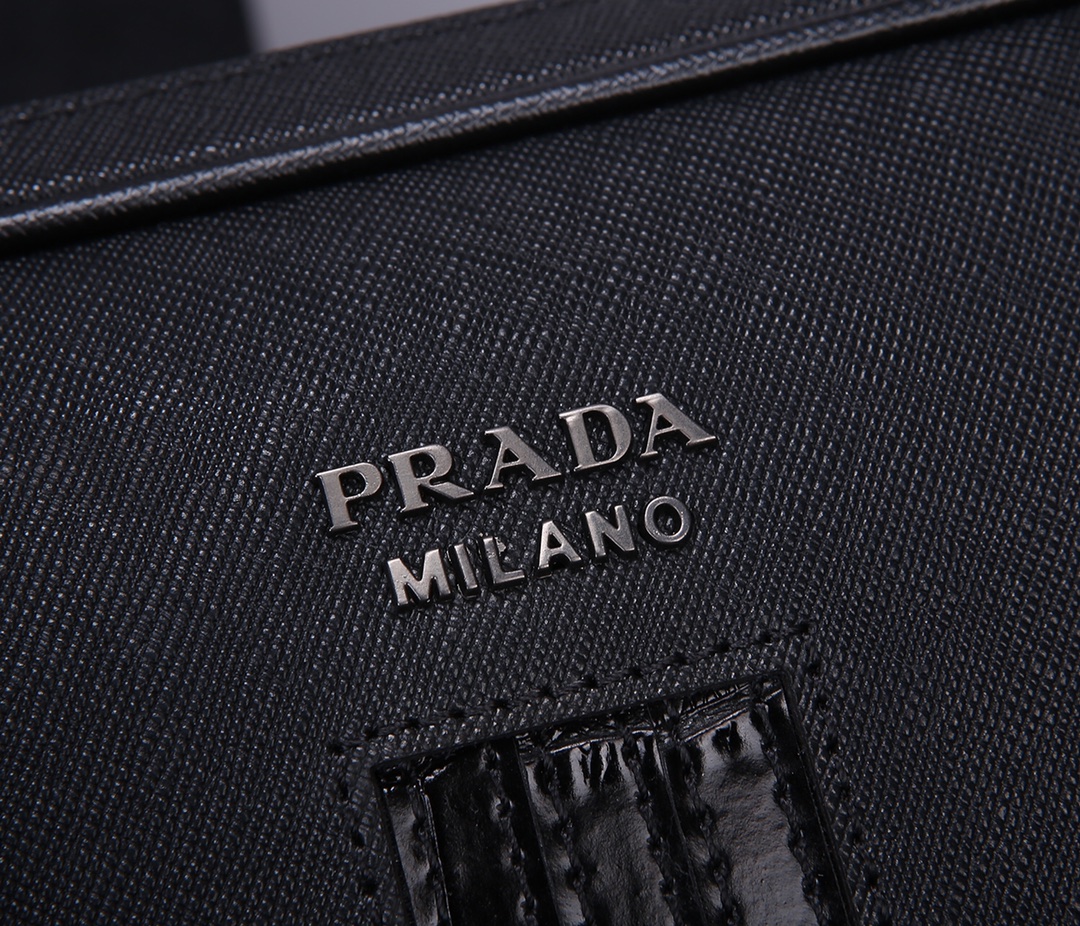 Pra*a briefcase crocodile pattern black 2ve365 36 x 28 x 4 cm