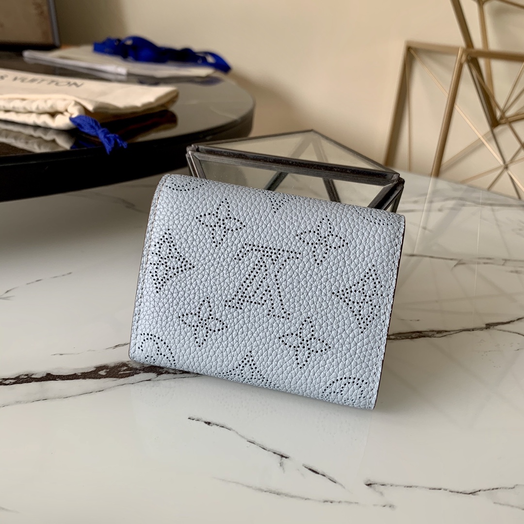 l0vis Vvtt0n iris xs wallet monogram perforations sky blue m69033 9.8 x 7.8 x 1 cm
