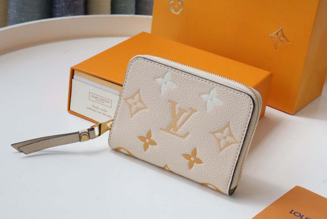 l0vis Vvtt0n zippy coin purse by the pool monogram pattern yellow m80408 11 x 8.5 x 2 cm