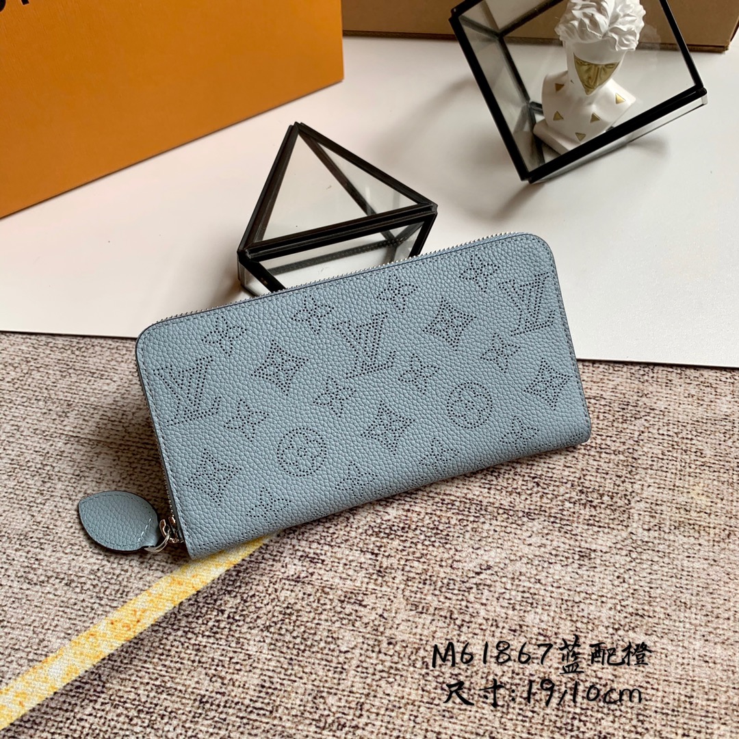 l0vis Vvtt0n zippy wallet monogram perforations mahina leather blue m61867 19 x 10 cm