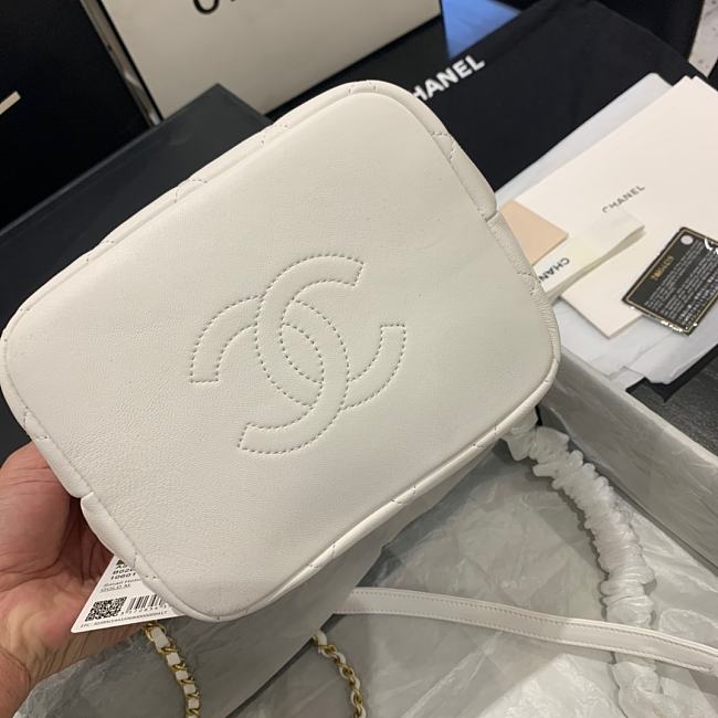 Ch**el small lambskin hobo bag white as1745 15 x 15 x 12 cm
