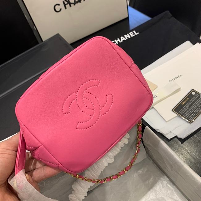 Ch**el small lambskin hobo bag pink as1745 15 x 15 x 12 cm