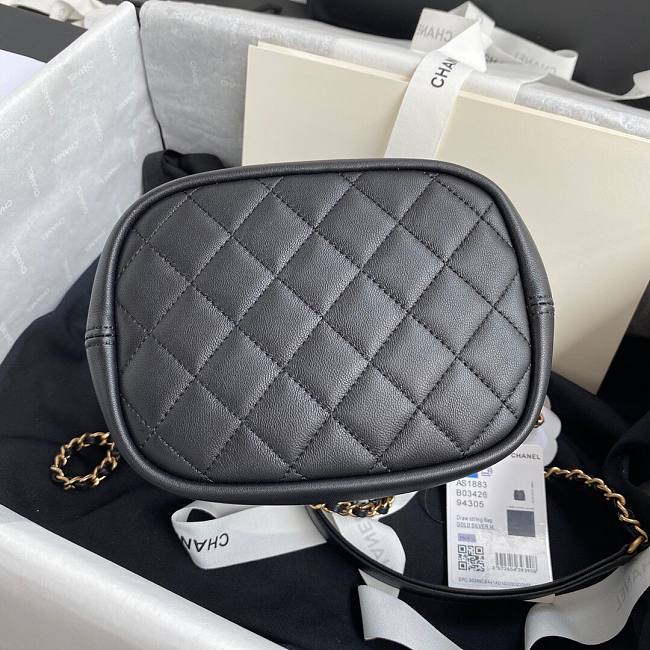 Ch**el logo charm cc lambskin bucket bag black as1883 16 x 17 x 13 cm