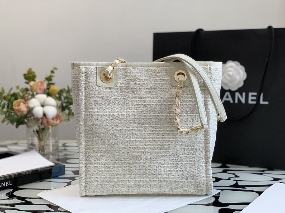 Ch**el deauville tote bag white 28 cm