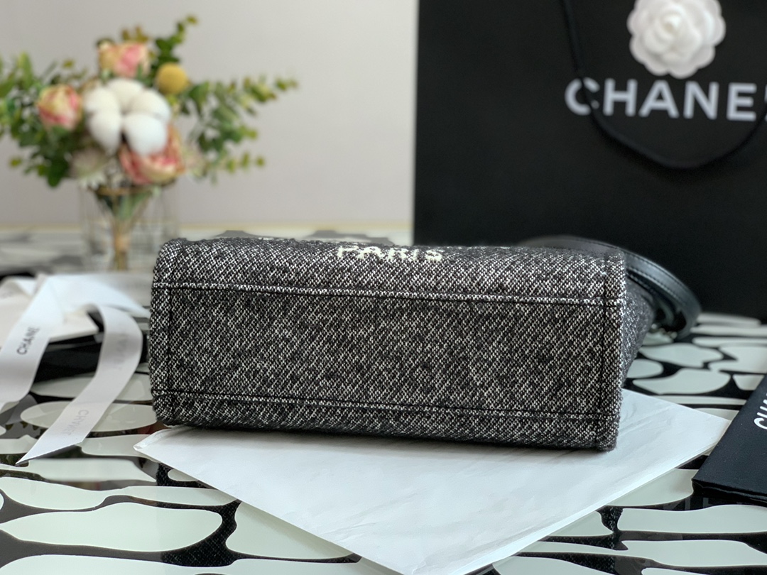 Ch**el deauville tote bag black 28 cm