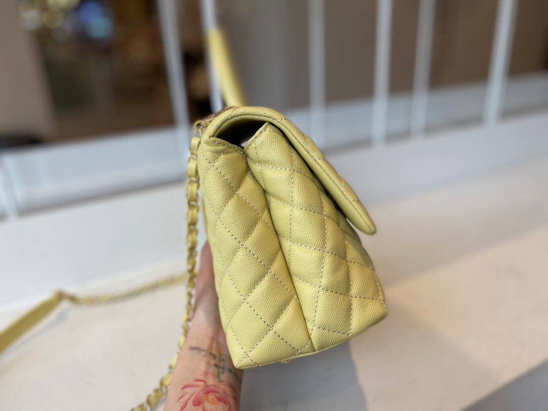 Ch**el small coco handle bag grained leather yellow a92991 28 cm