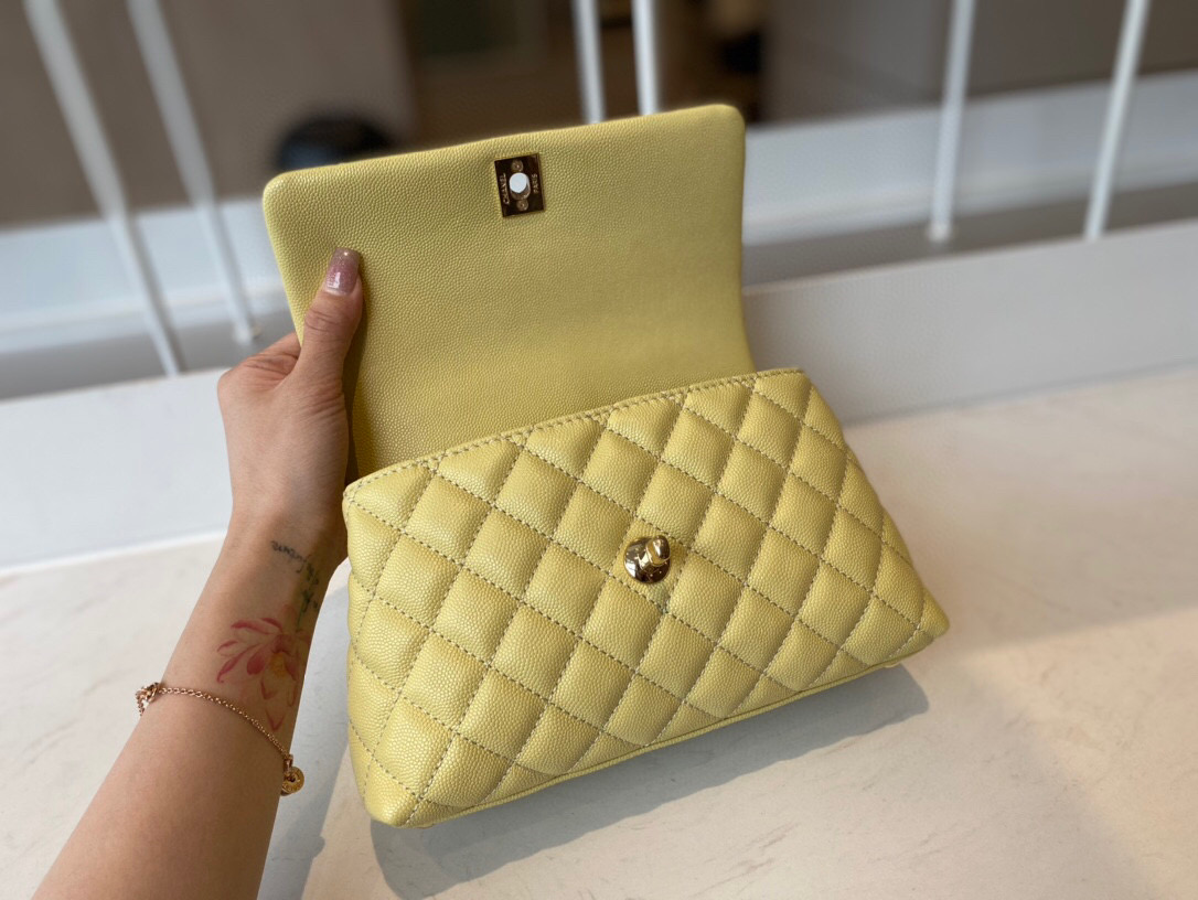 Ch**el mini coco handle bag grained leather yellow a92990 23 cm