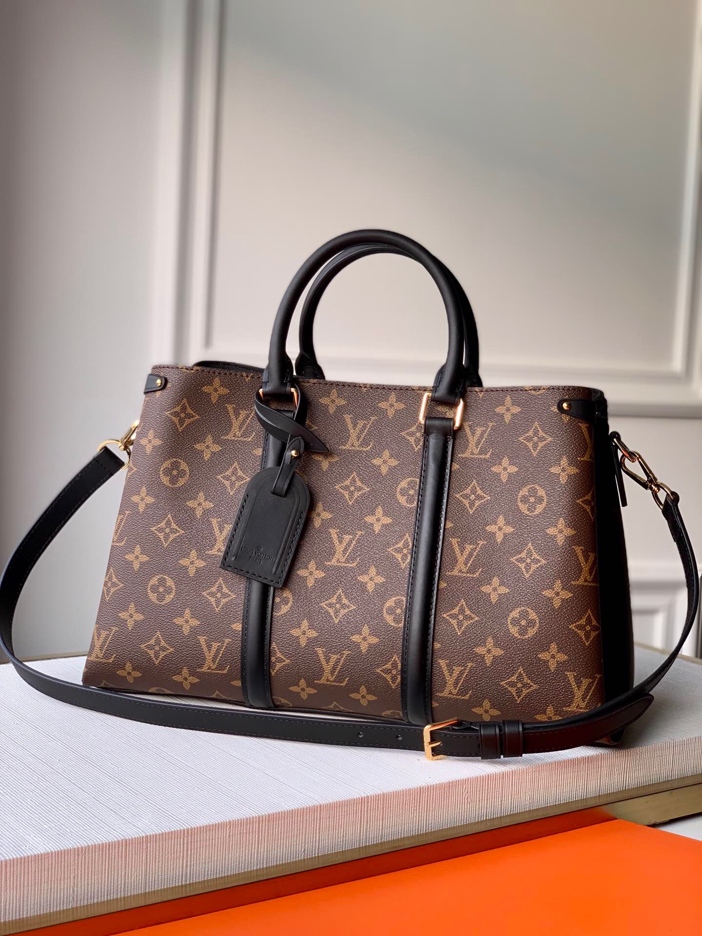 l0vis Vvtt0n soufflot mm monogram canvas and leather black m44817 35 × 24 × 15 cm