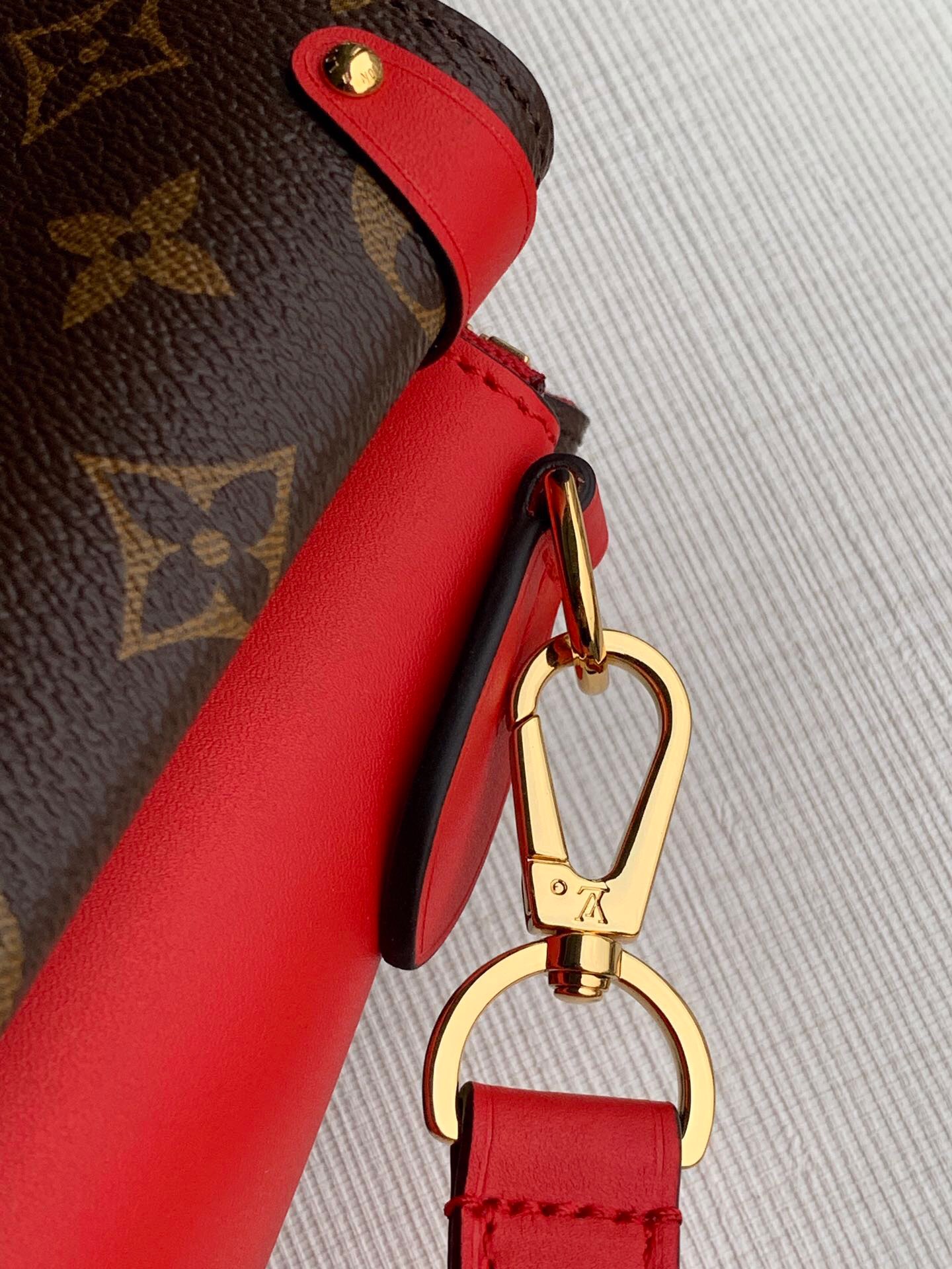 l0vis Vvtt0n soufflot mm monogram canvas and leather cherry red m44817 35 × 24 × 15 cm