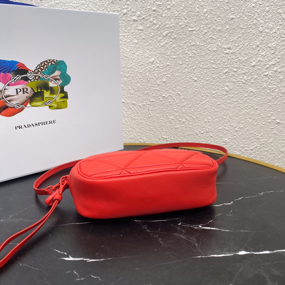 Pra*a mini spectrum quilted nappa leather red 1dh046 10 x 19  x 5.5 cm