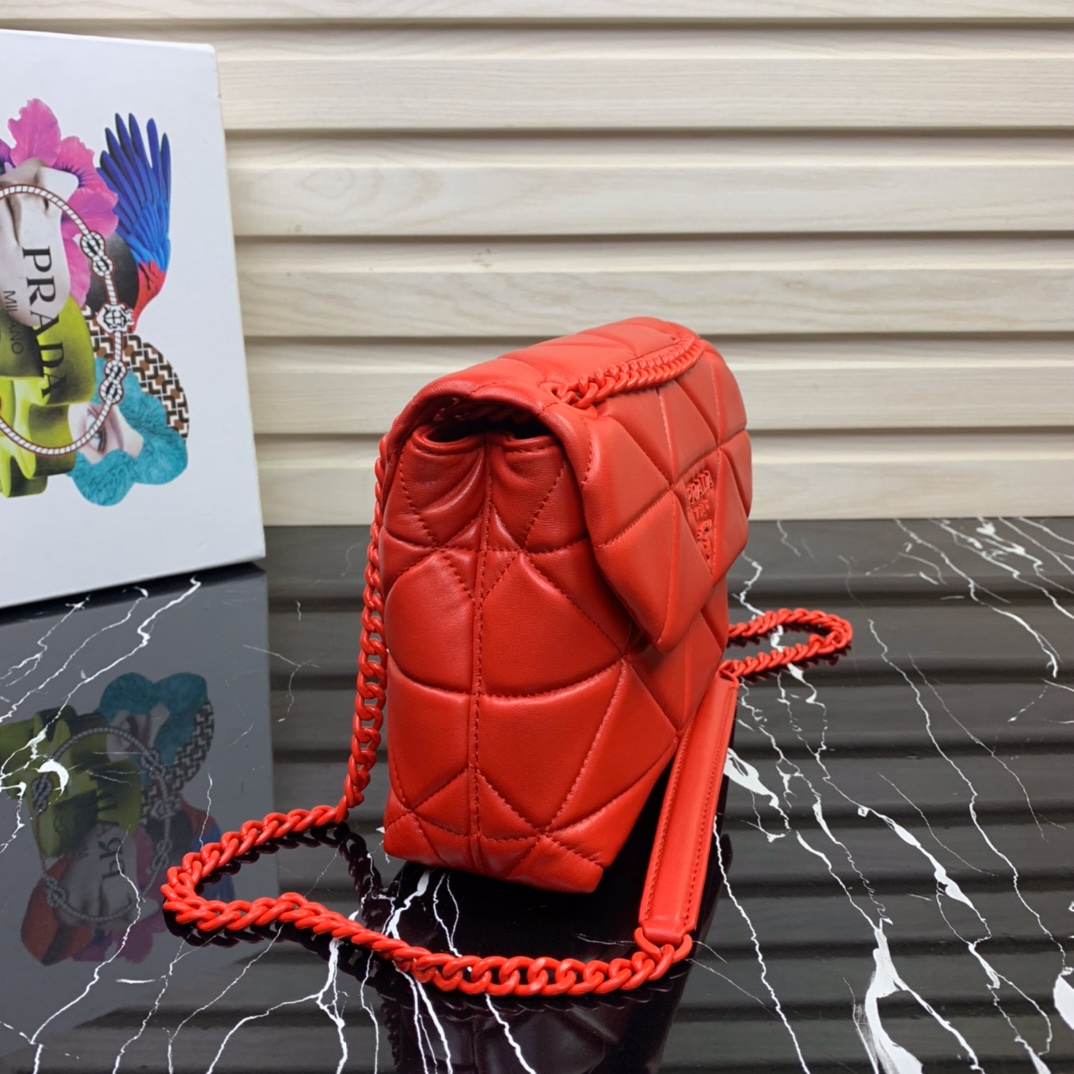 Pra*a small spectrum nappa leather bag red 1bd233 23 x 17 x 8 cm