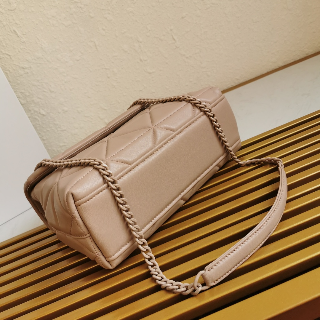 Pra*a large nappa leather Pra*a spectrum bag beige 1bd231 27 × 18.5 × 9 cm