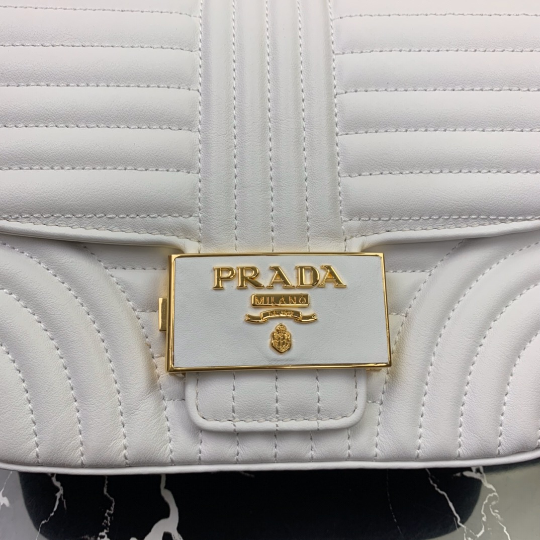 Pra*a diagramme shoulder bag white 1bd227 20.5 x 14 x 5 cm
