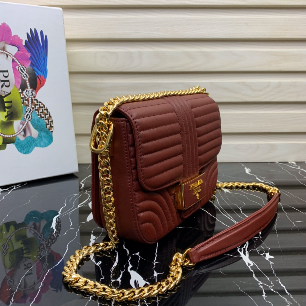 Pra*a diagramme shoulder bag garnet red 1bd227 20.5 x 14 x 5 cm