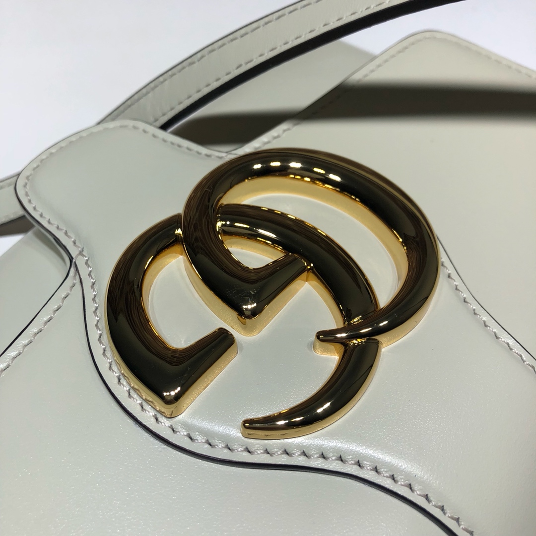 Gvc*1 small arli shoulder bag leather white 550129 25 x 16 x 5.5 cm