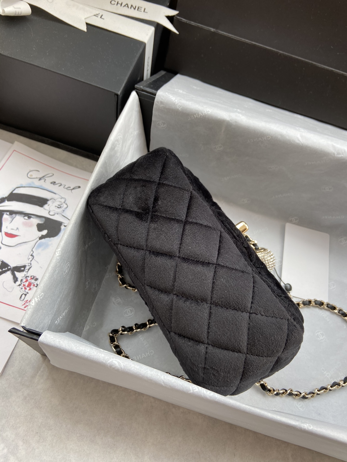 Ch**el small charm strap flap bag velvet black as1786 17 cm
