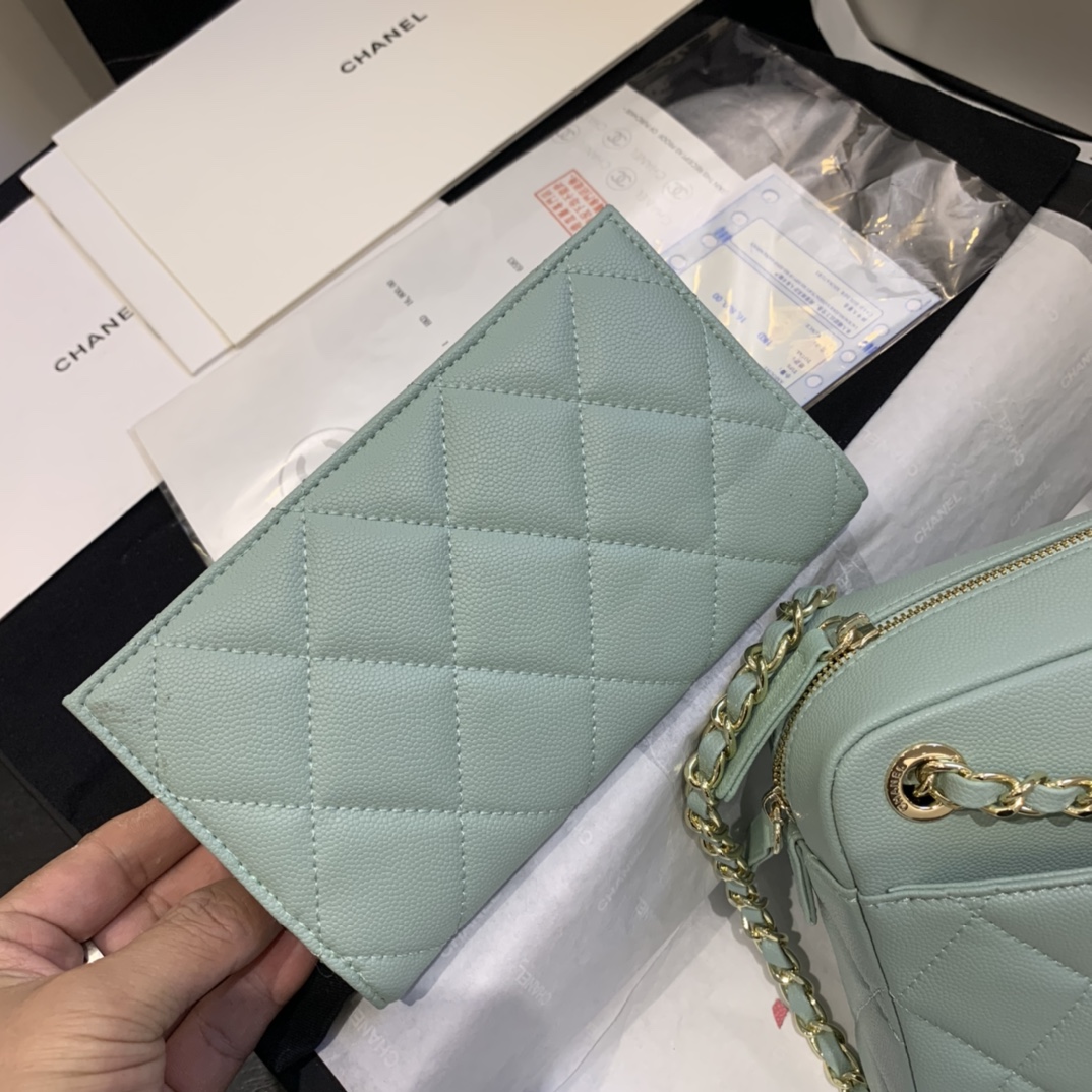 Ch**el camera case with extra clutch grained leather mint as1367 22 x 15 x 6 cm