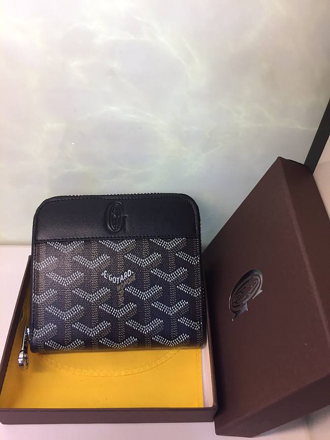 G09ard small chervon zipper wallet black 11 x 10 cm