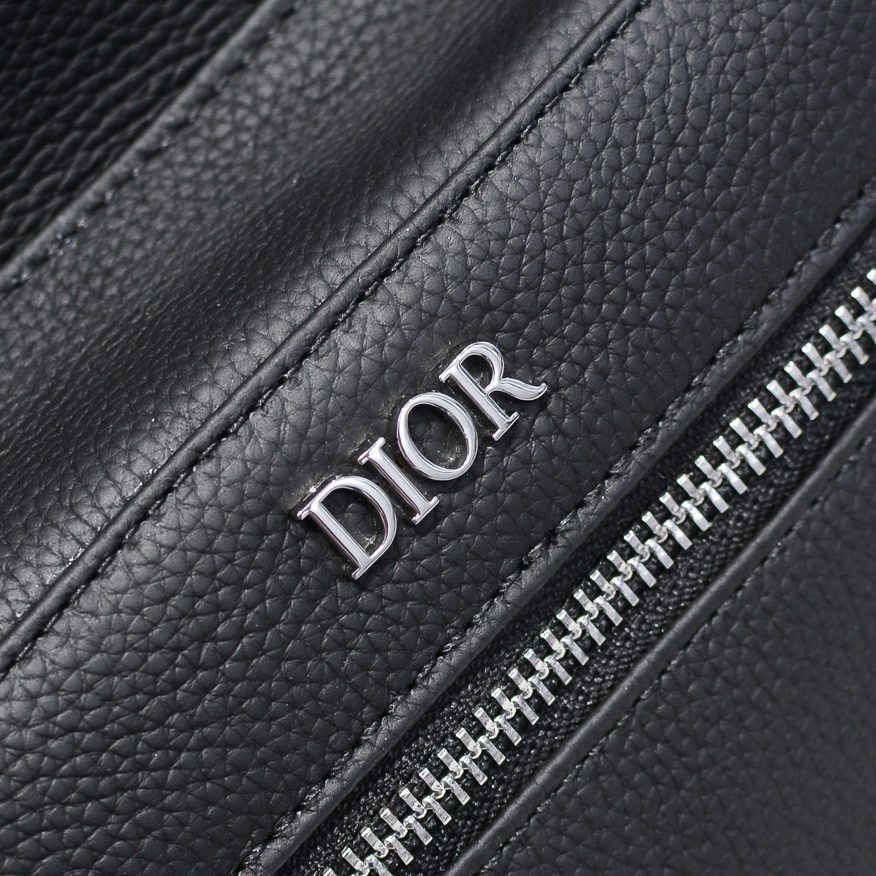 D10r backpack leather black 30 x 42 x 15 cm