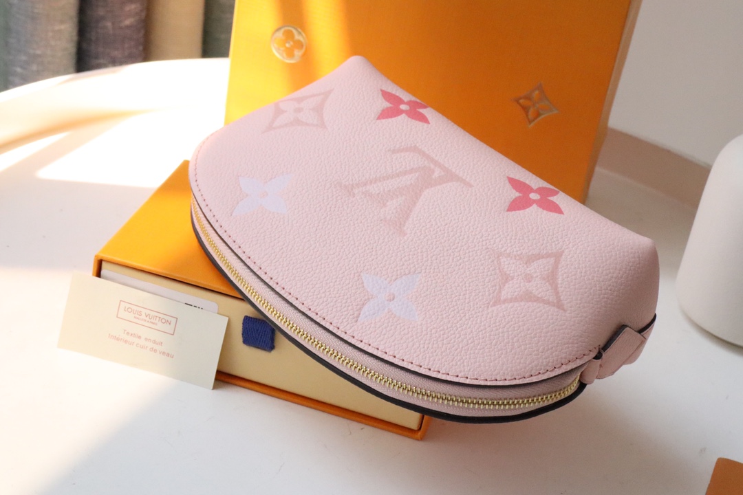 l0vis Vvtt0n pochette cosmetique monogram empreinte leather m80502 19 x 12 x 6 cm