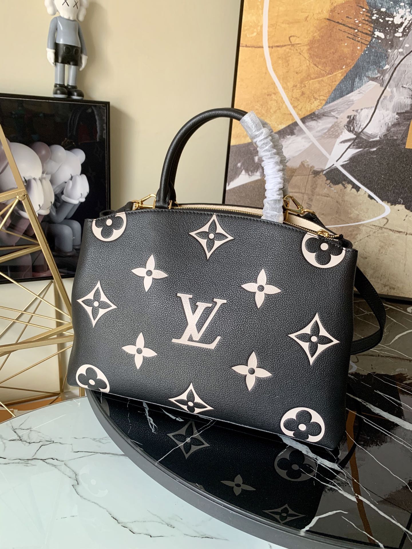 l0vis Vvtt0n grand palais biocolor monogram empreinte pattern black and beige m45842 34 x 24 x 15 cm