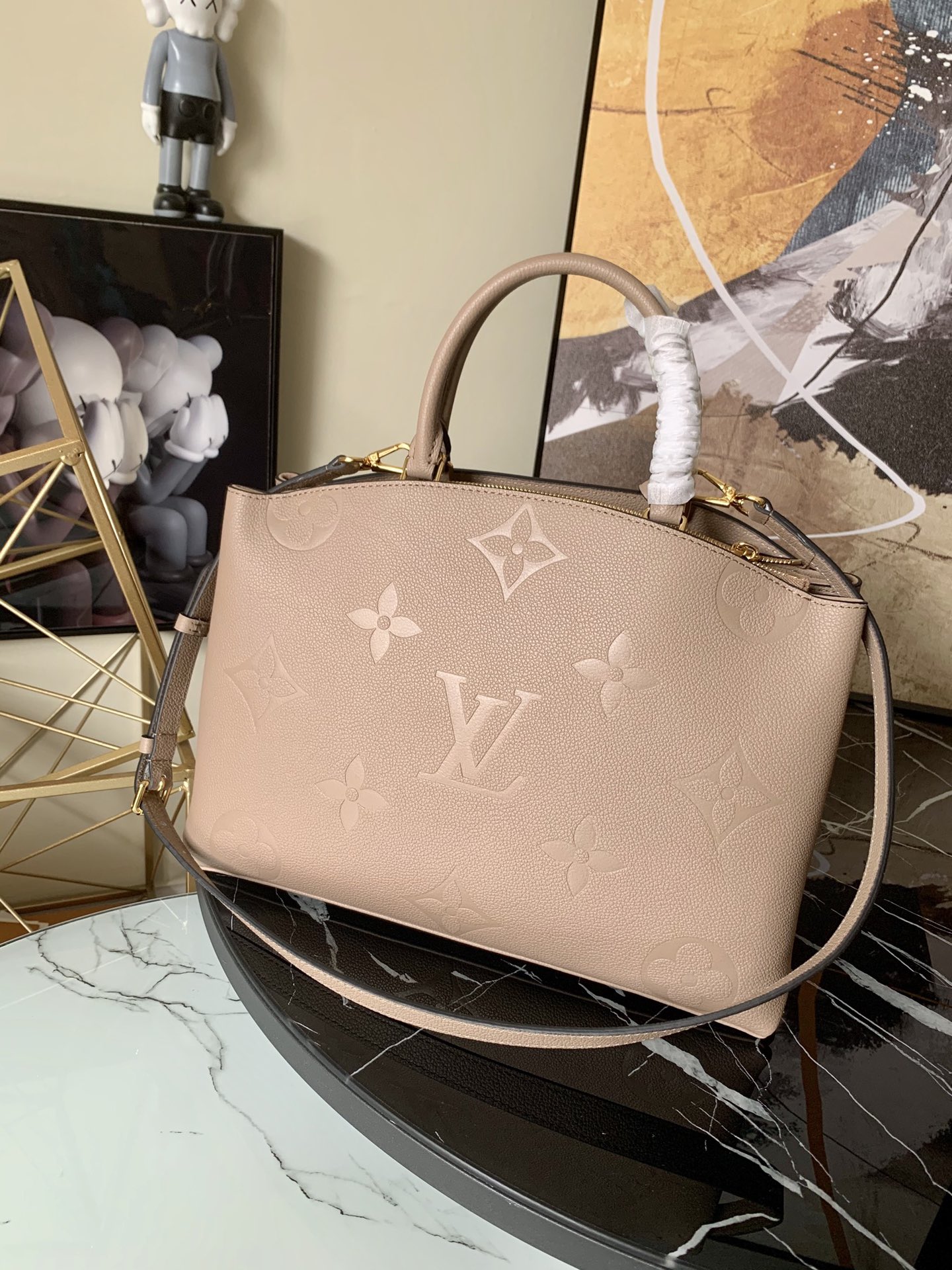l0vis Vvtt0n grand palais monogram empreinte leather beige m45833 34 x 24 x 15 cm