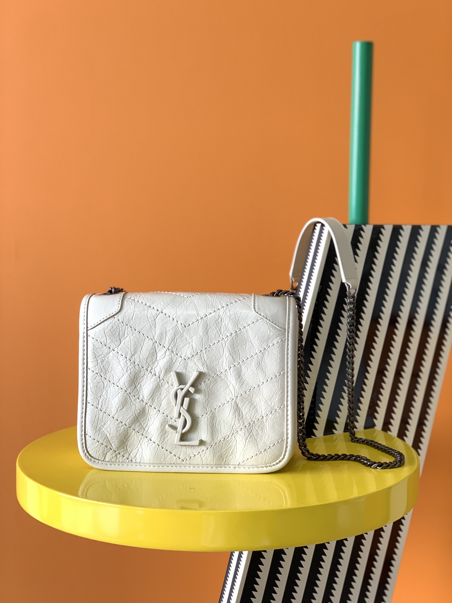 Y51 niki quilted crossbody bag leather white 583103 19 x 15 x 6 cm