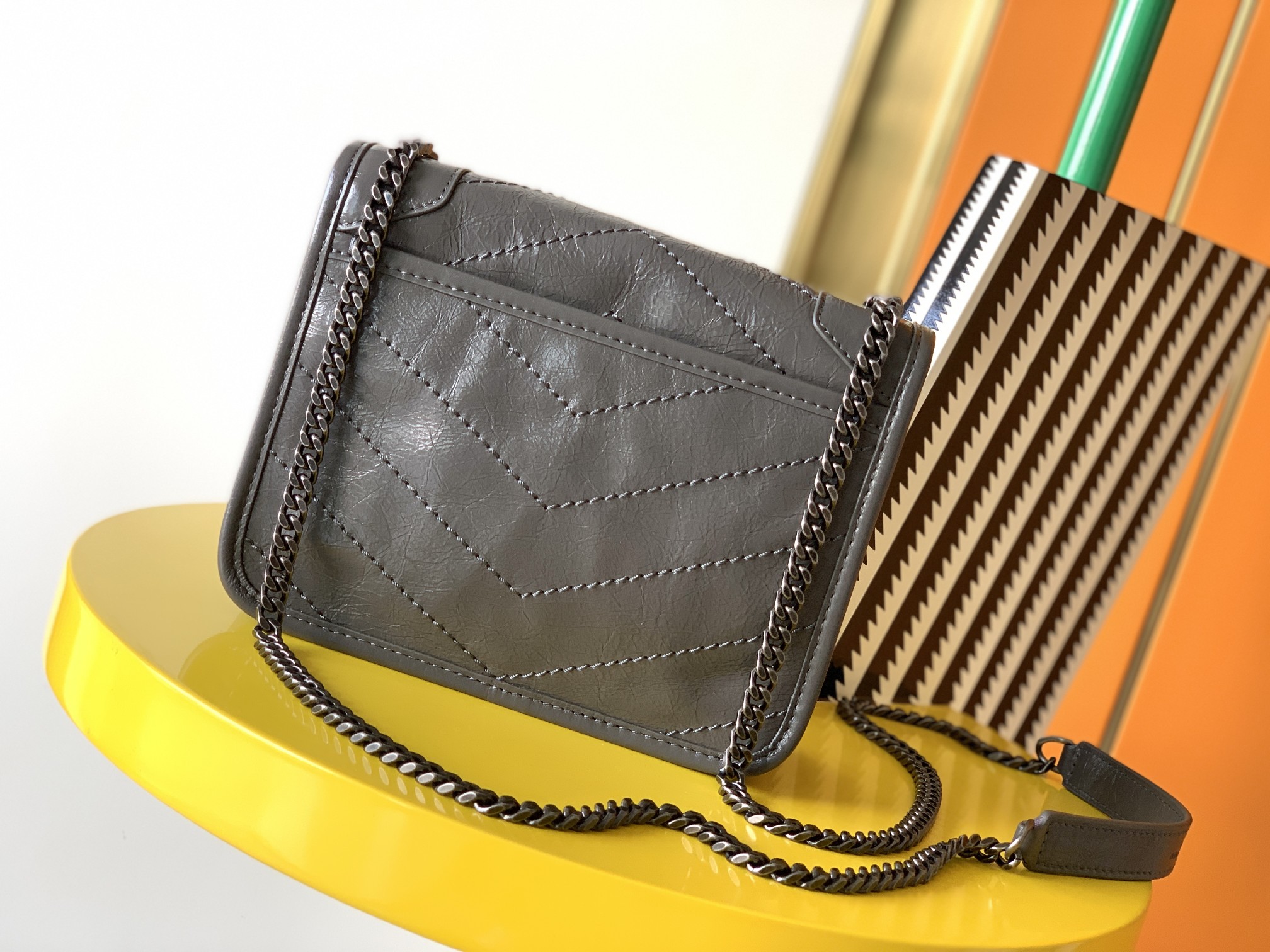 Y51 niki quilted crossbody bag leather dark grey 583103 19 x 15 x 6 cm