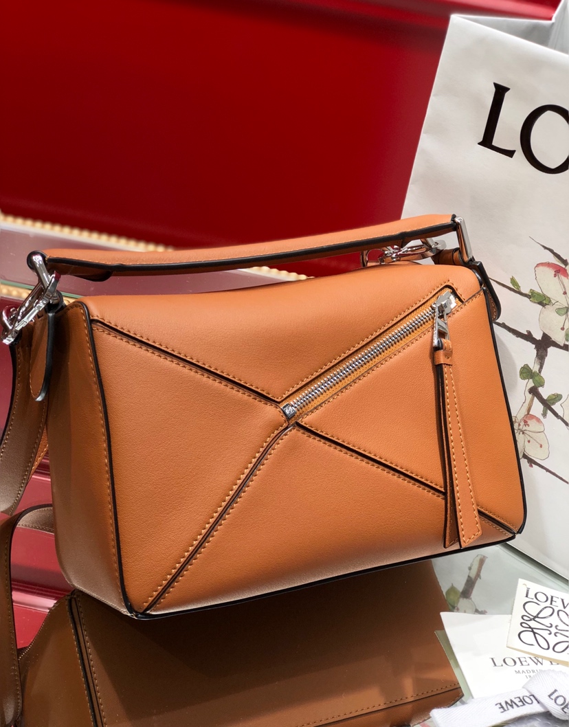 L0ew* small puzzle bag cassic calfskin leather brown 322.30.s21 24 x 14 x 11 cm