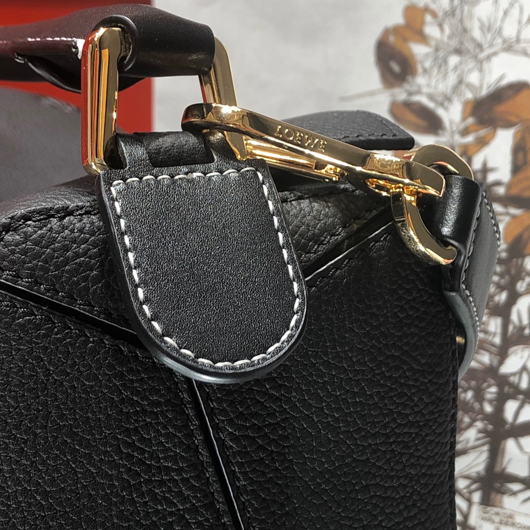 L0ew* medium puzzle bag soft grained calfskin gold metal black 32212kbs20 29 x 18 x 12 cm