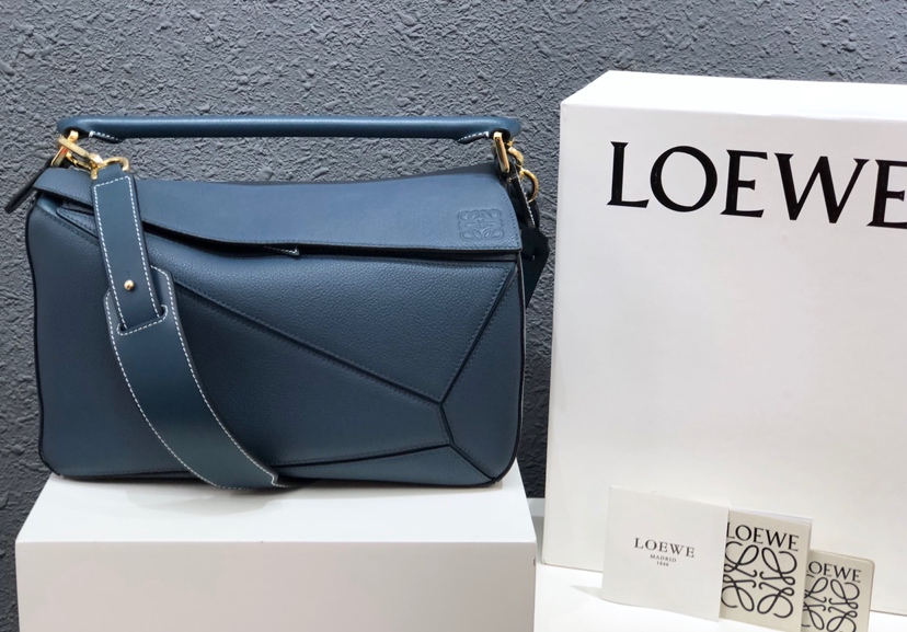 L0ew* medium puzzle bag soft grained calfskin gold metal yale blue 32212kbs20 29 x 18 x 12 cm
