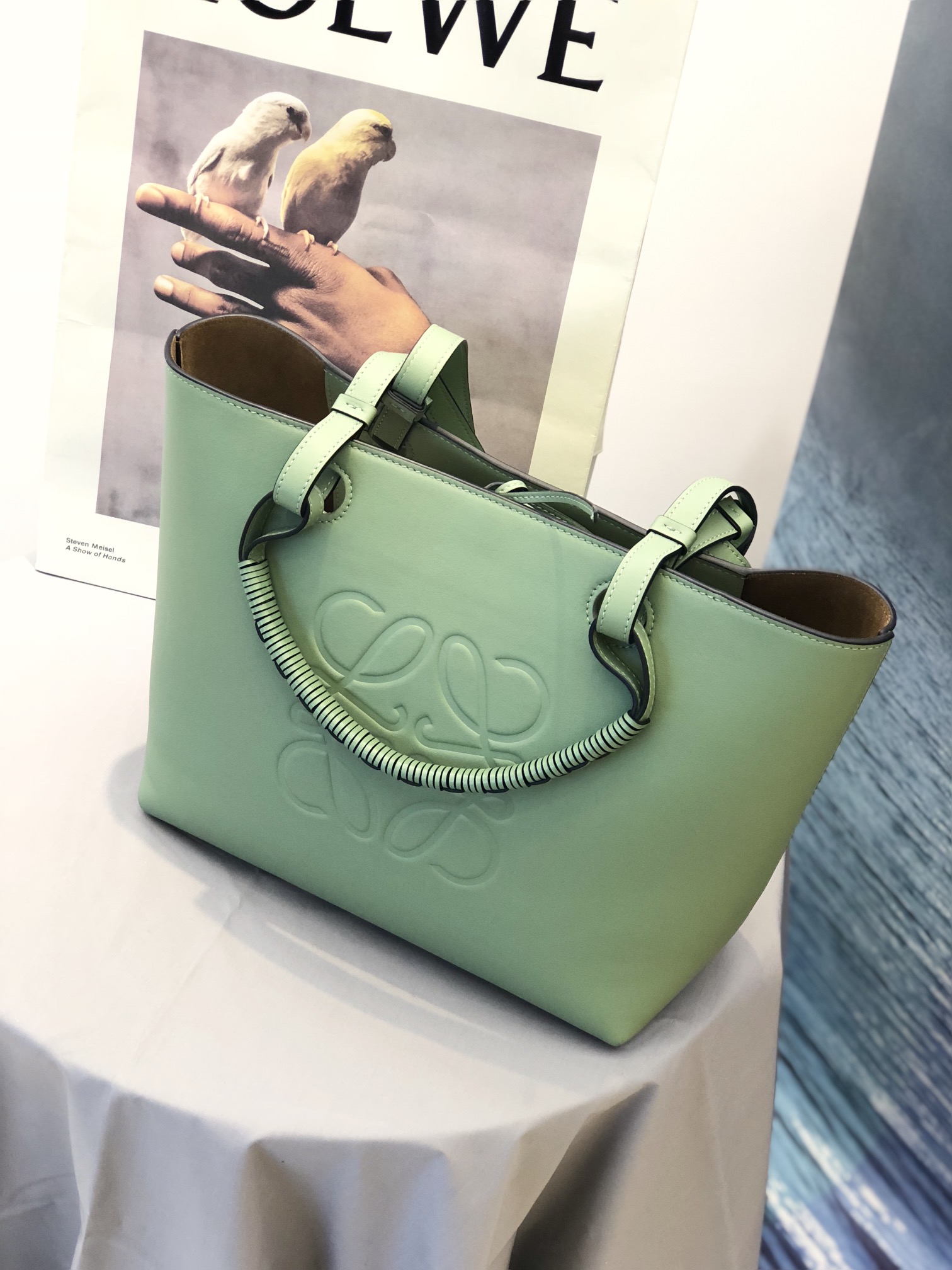 L0ew* small anagram tote classic calfskin mint a717s72x02 29 x 14 x 25 cm