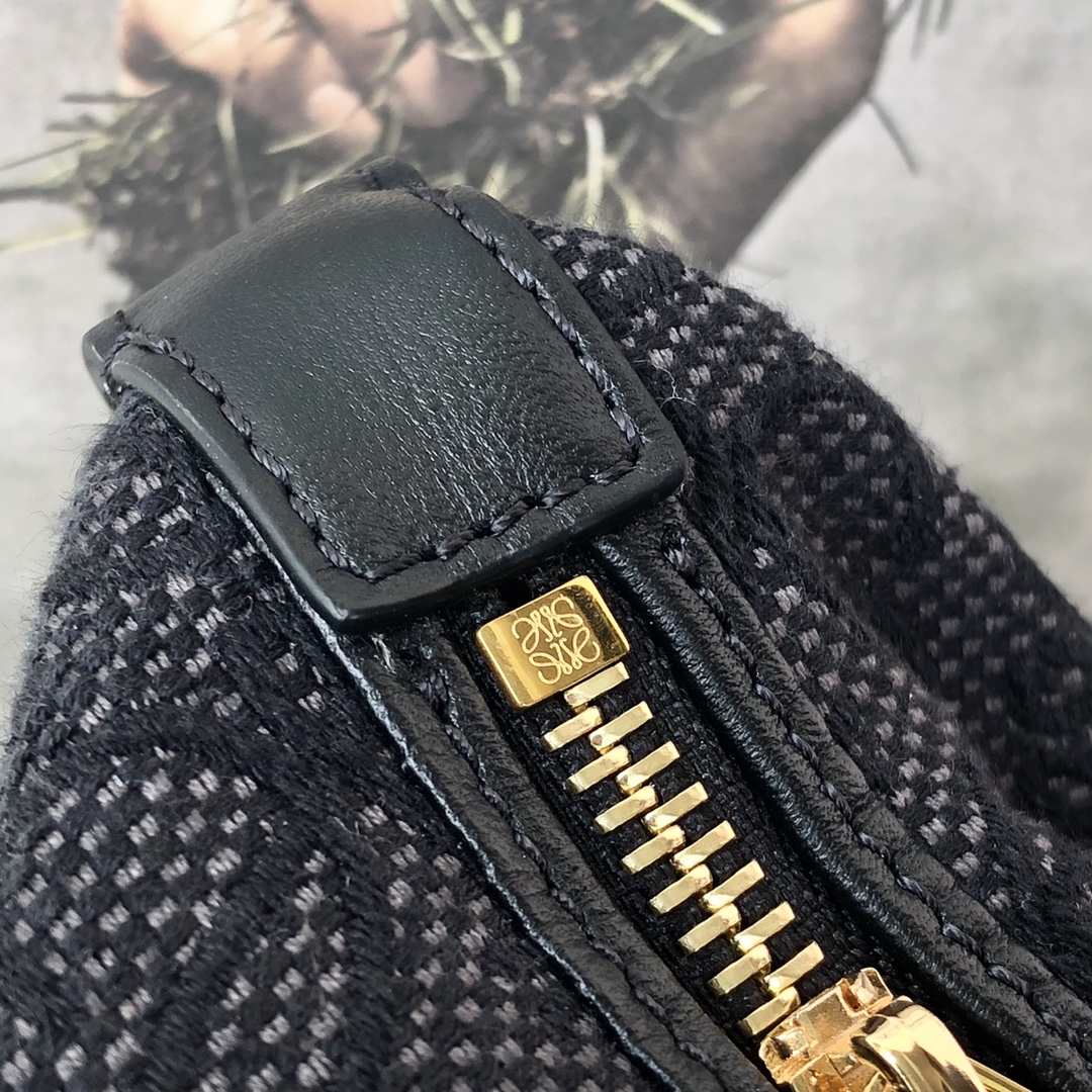 L0ew* small cubi bag anagram jacquard and calfskin black a906k75x04 21 x 12 x 17 cm