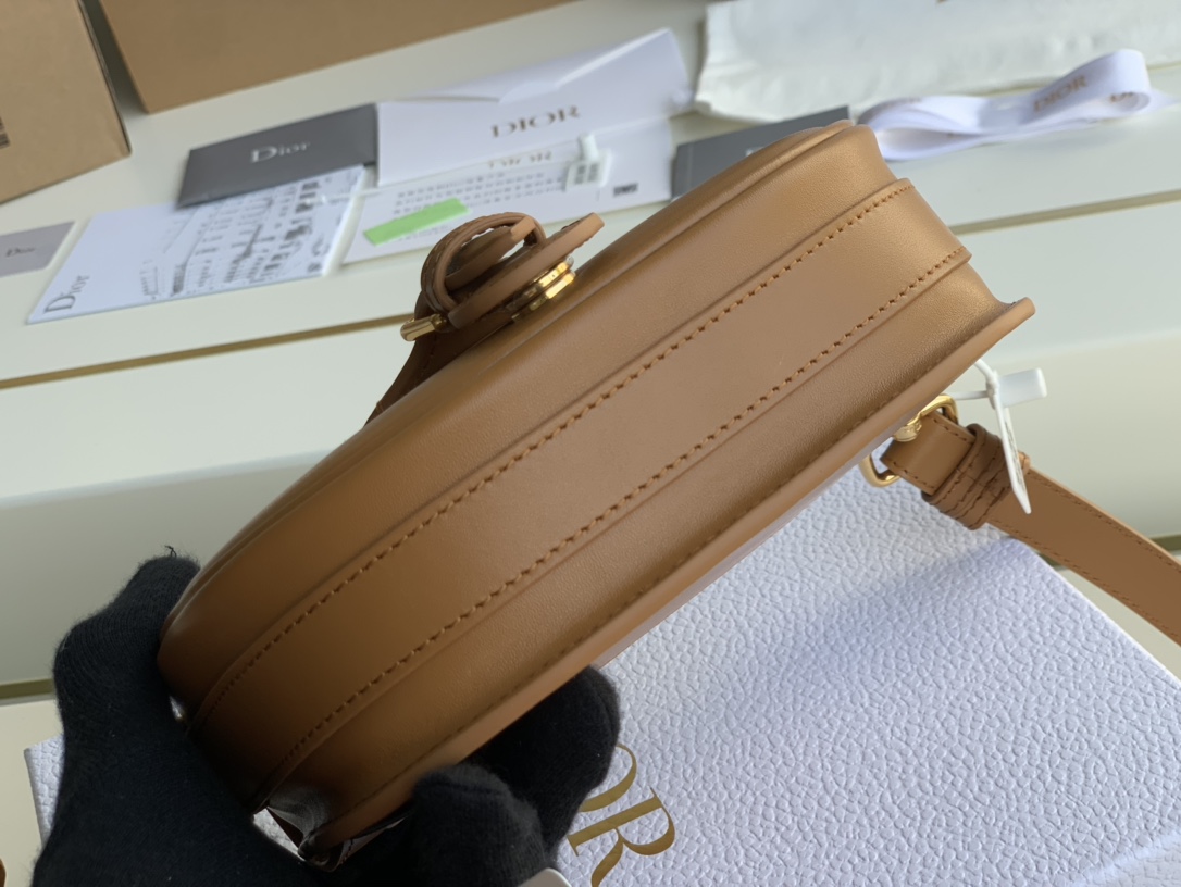D10r small bobby bag box calfskin tan m9317 18 x 14 x 5 cm