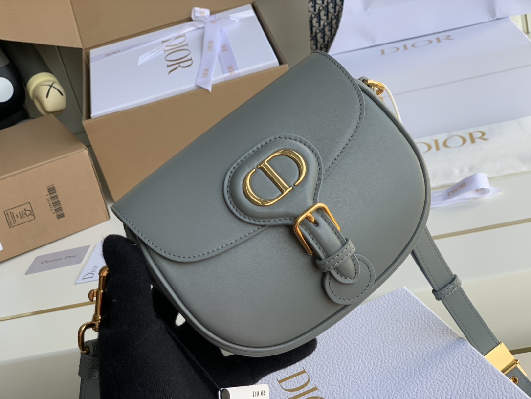 D10r small bobby bag box calfskin grey m9317 18 x 14 x 5 cm