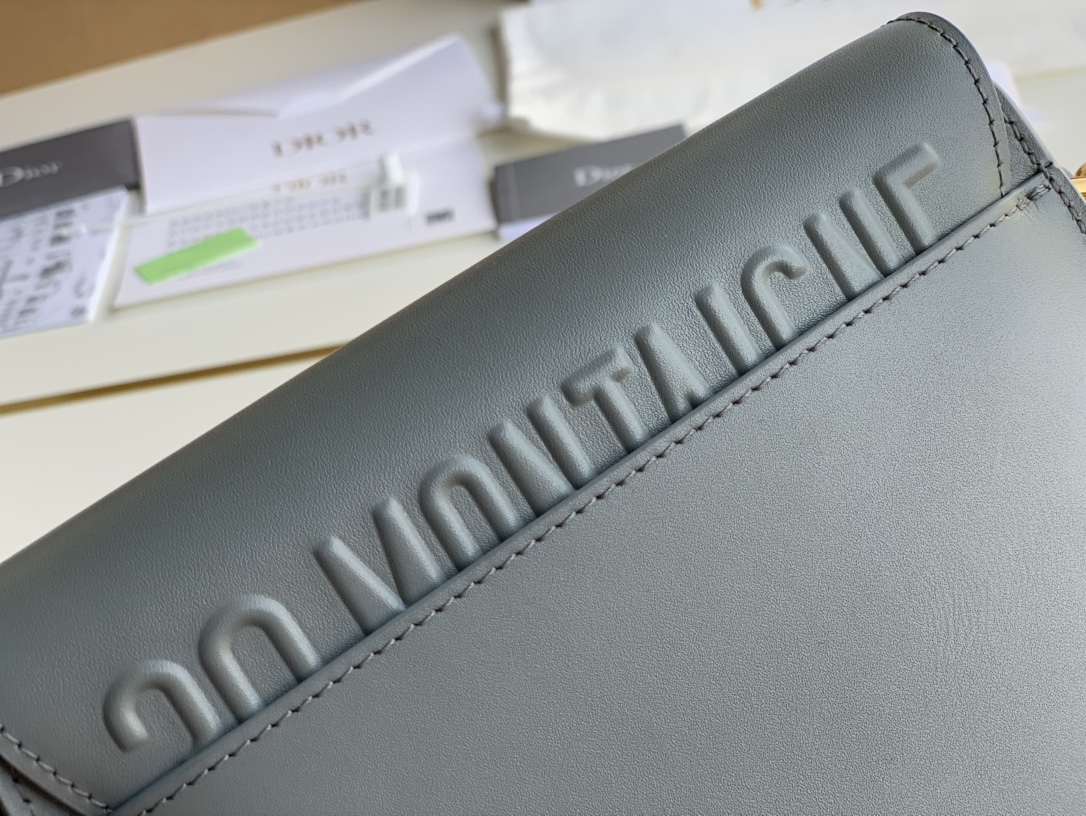D10r small bobby bag box calfskin grey m9317 18 x 14 x 5 cm