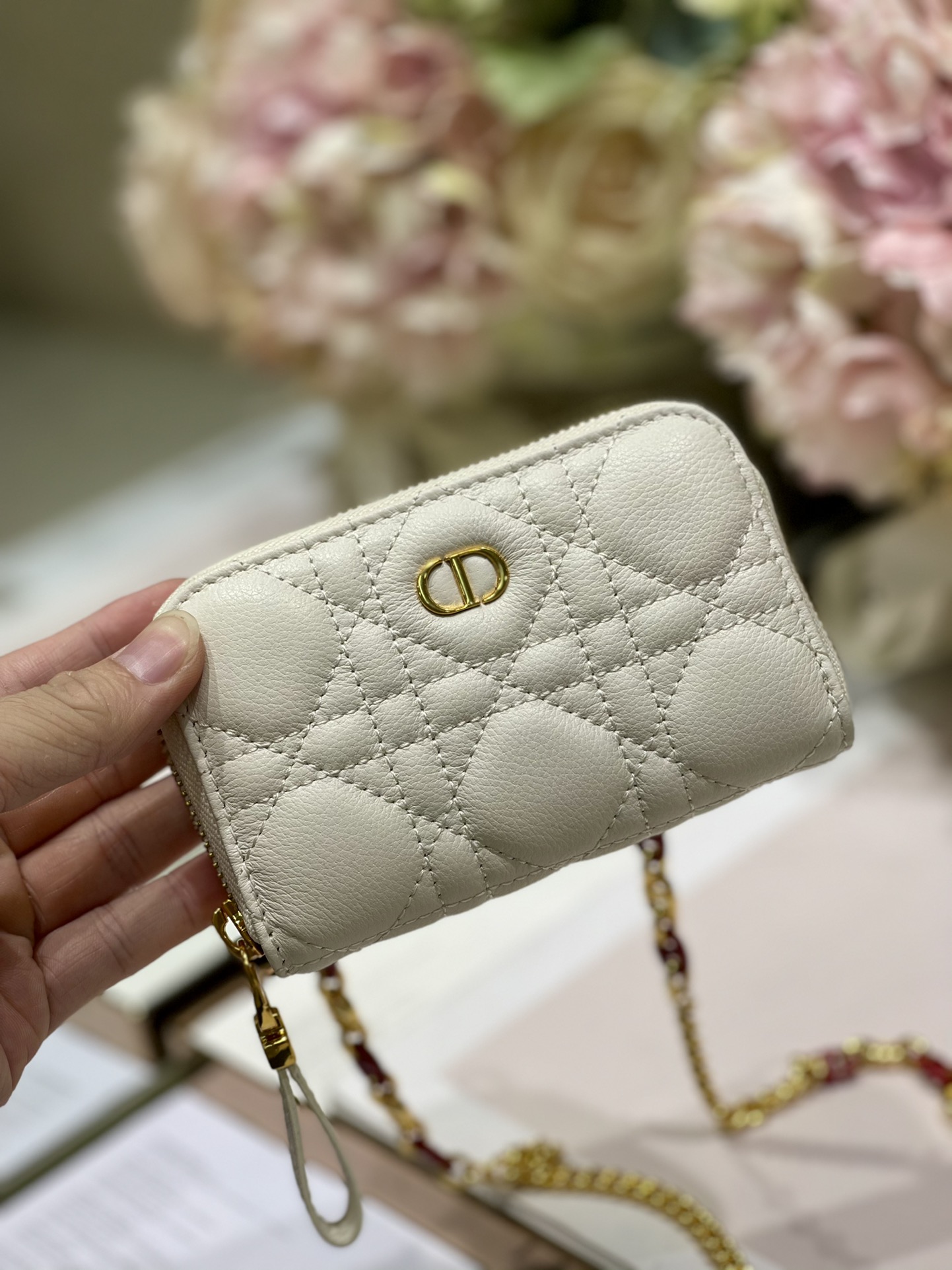 D10r mini caro zipped pouch cannage lambskin white s5087 12 x 8.5 cm