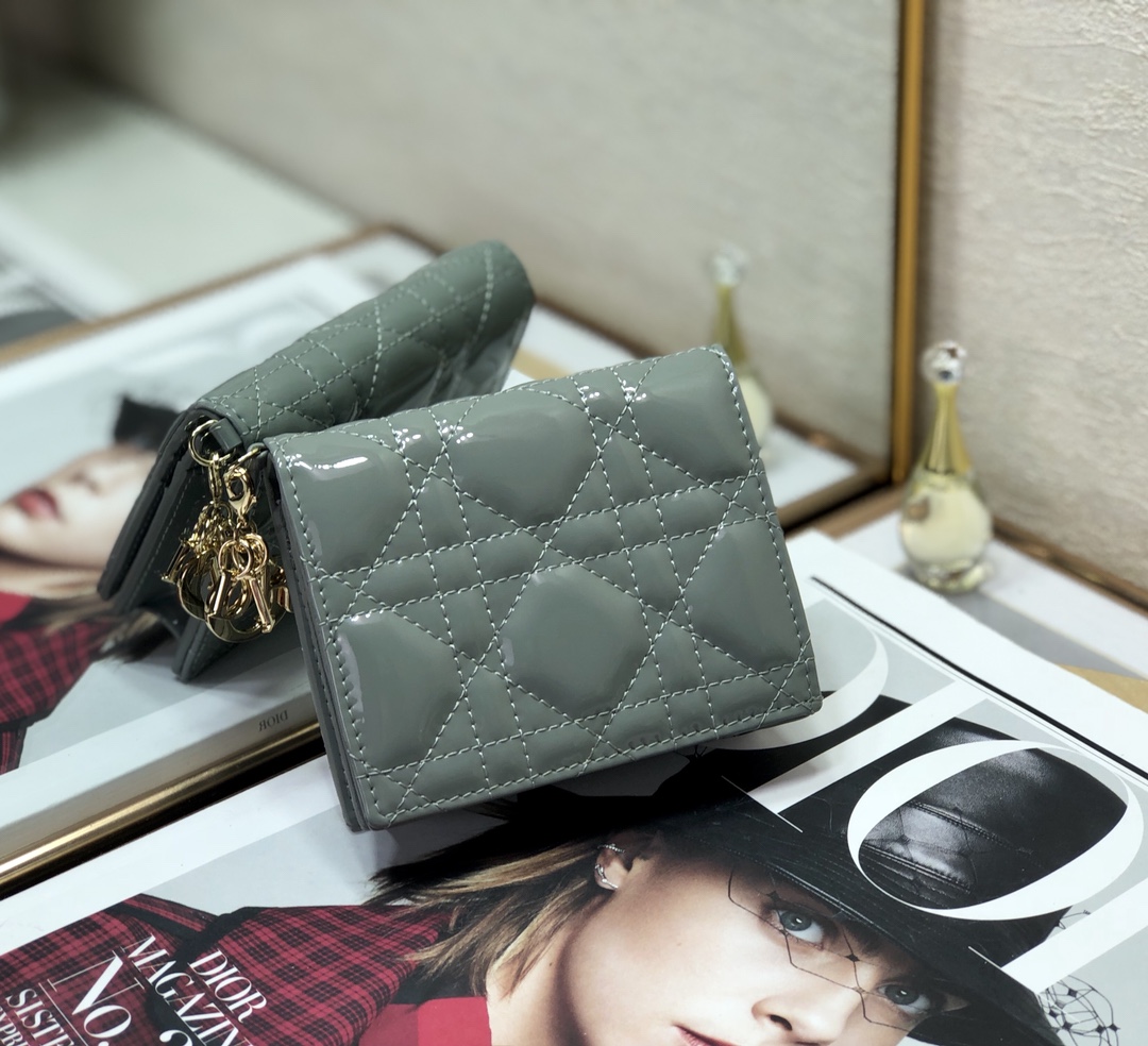 D10r small wallet patent cannage calfskin gray 11 x 9 cm