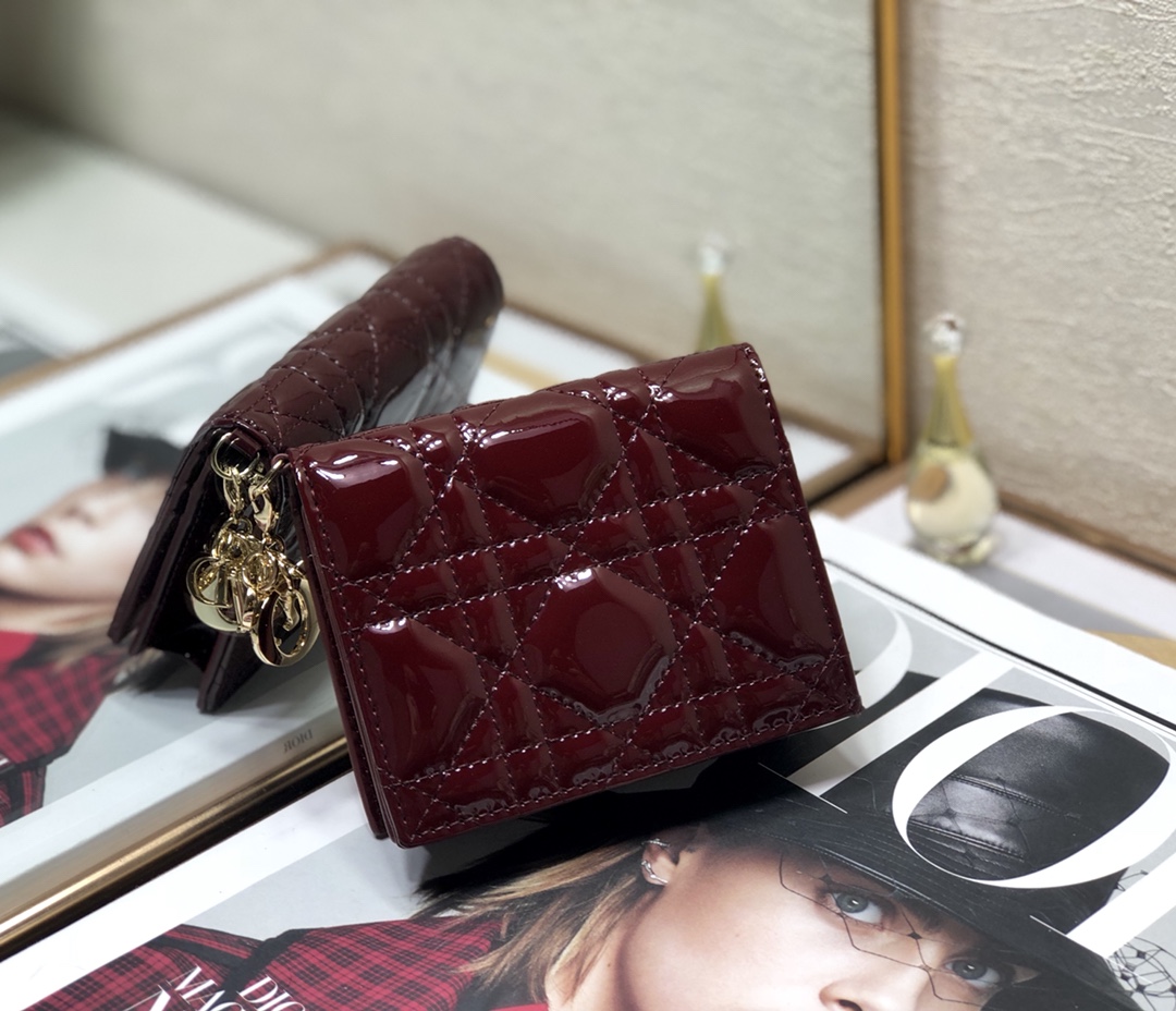 D10r small wallet patent cannage calfskin burgundy 11 x 9 cm