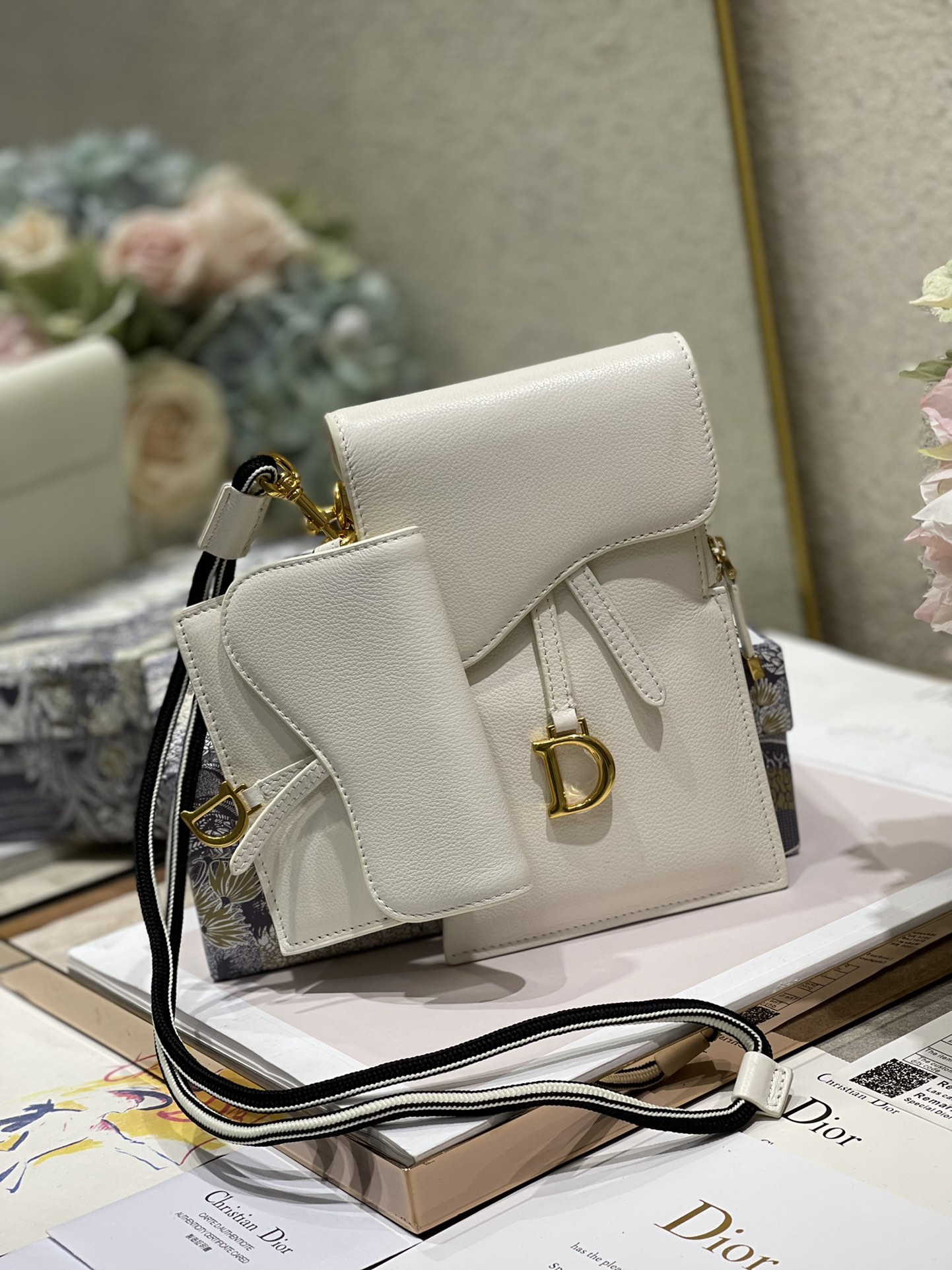 D10r saddle multifunction pouch leather white 18.5 x 12 x 7.5 cm