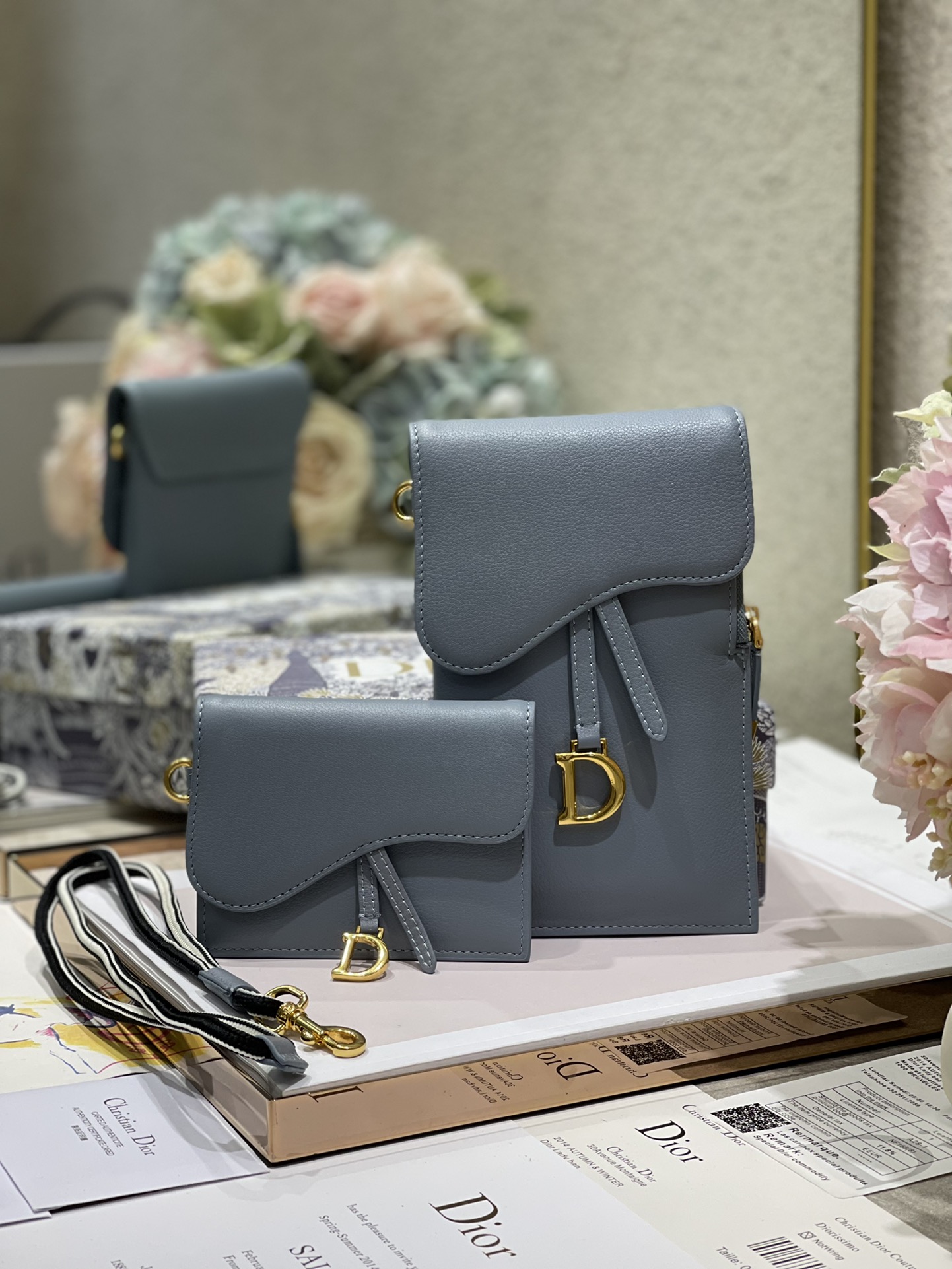 D10r saddle multifunction pouch leather sky blue 18.5 x 12 x 7.5 cm