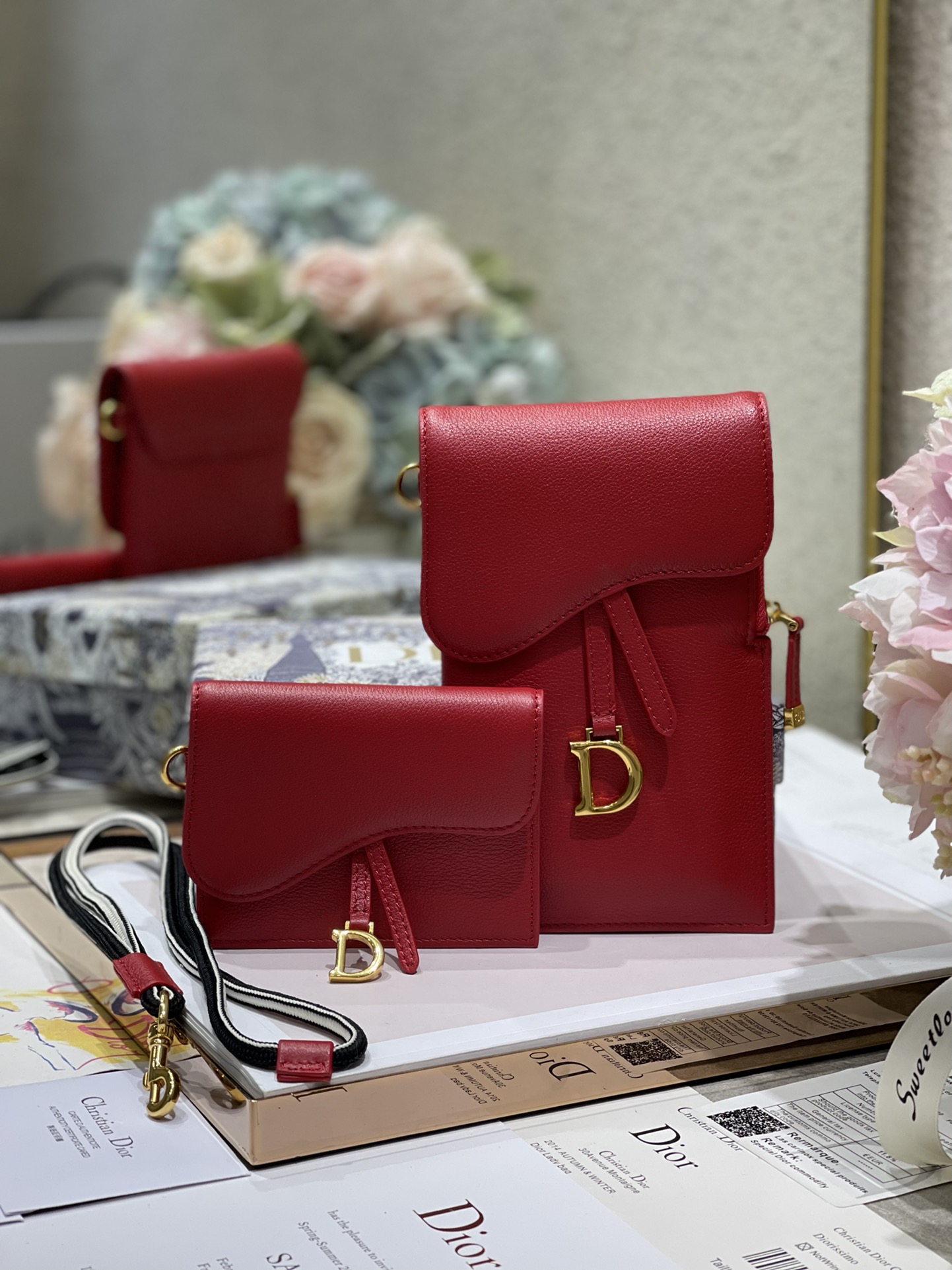 D10r saddle multifunction pouch leather red 18.5 x 12 x 7.5 cm